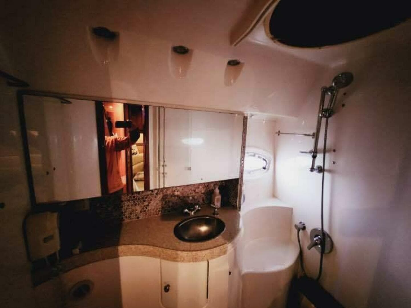 2007 Regal 4460 Commodore — photo 14