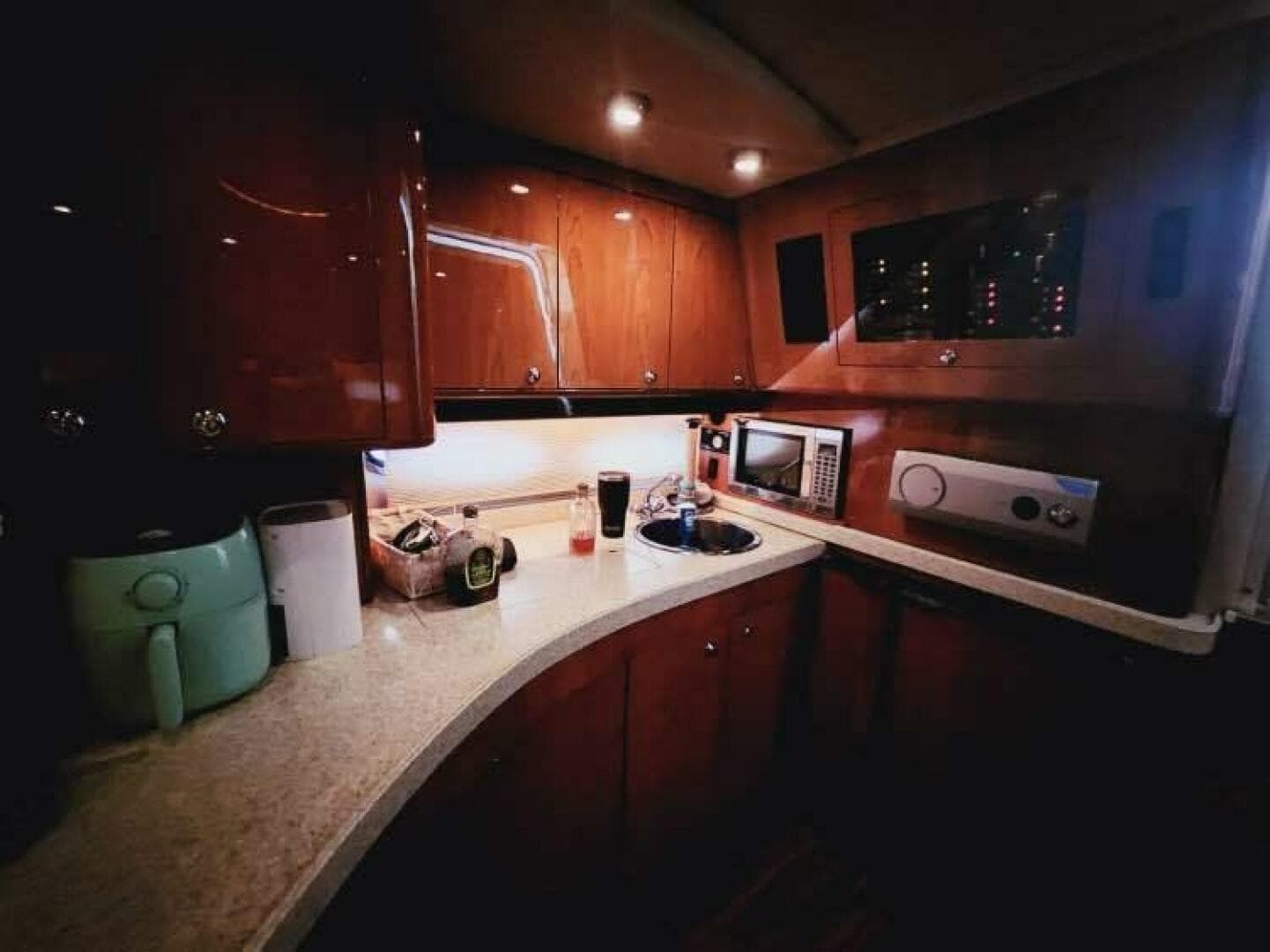 2007 Regal 4460 Commodore — photo 11