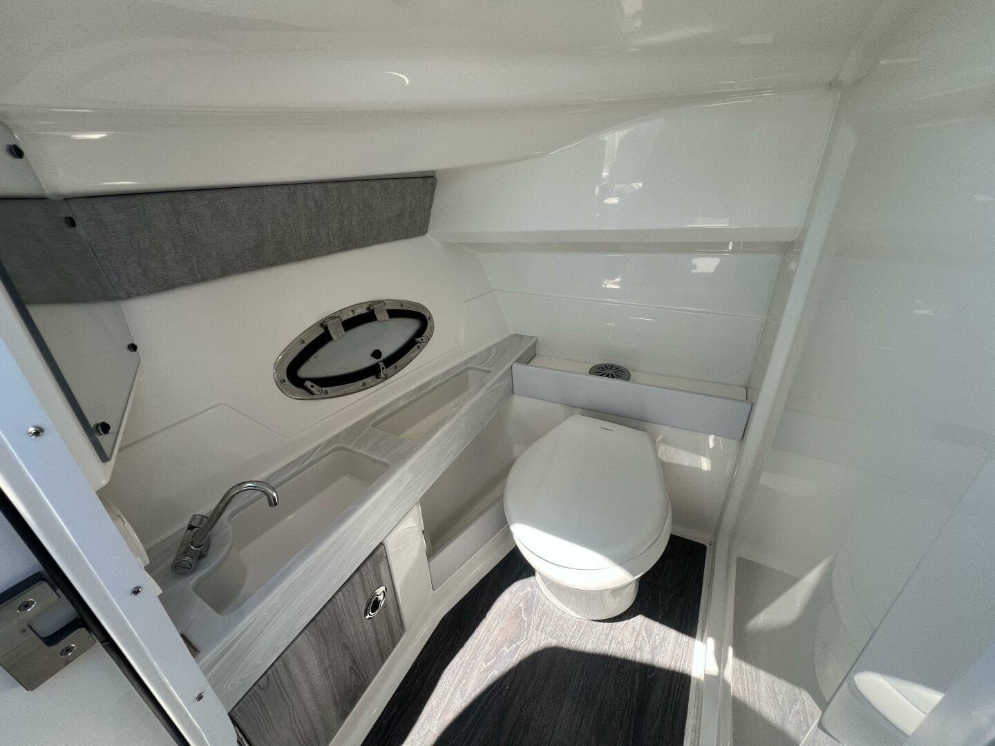 2022 Formula 290 Br — photo 20