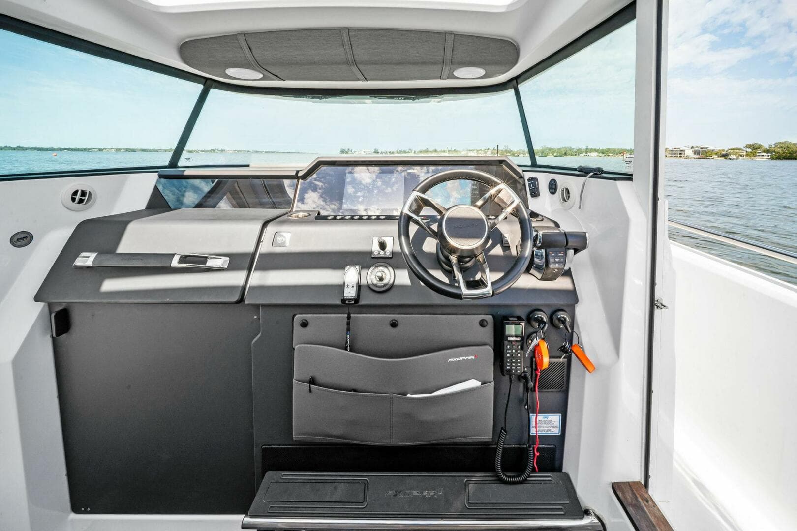 2022 Axopar 37 XC Cross Cabin — photo 20