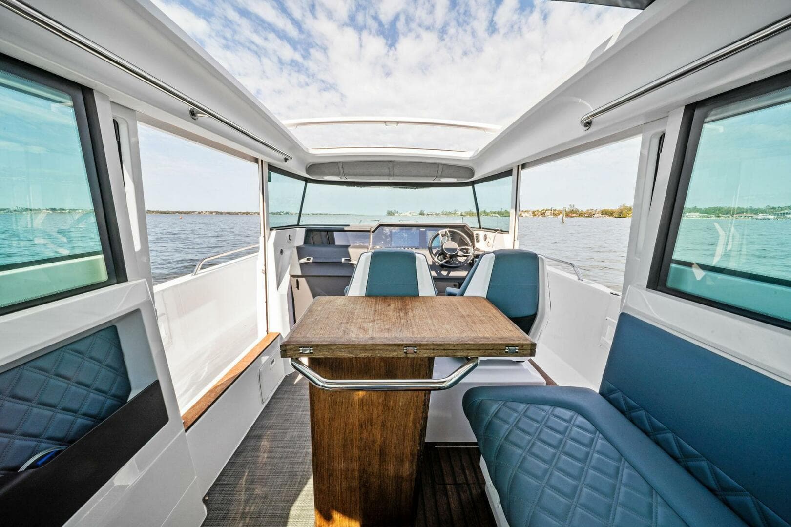 2022 Axopar 37 XC Cross Cabin — photo 17