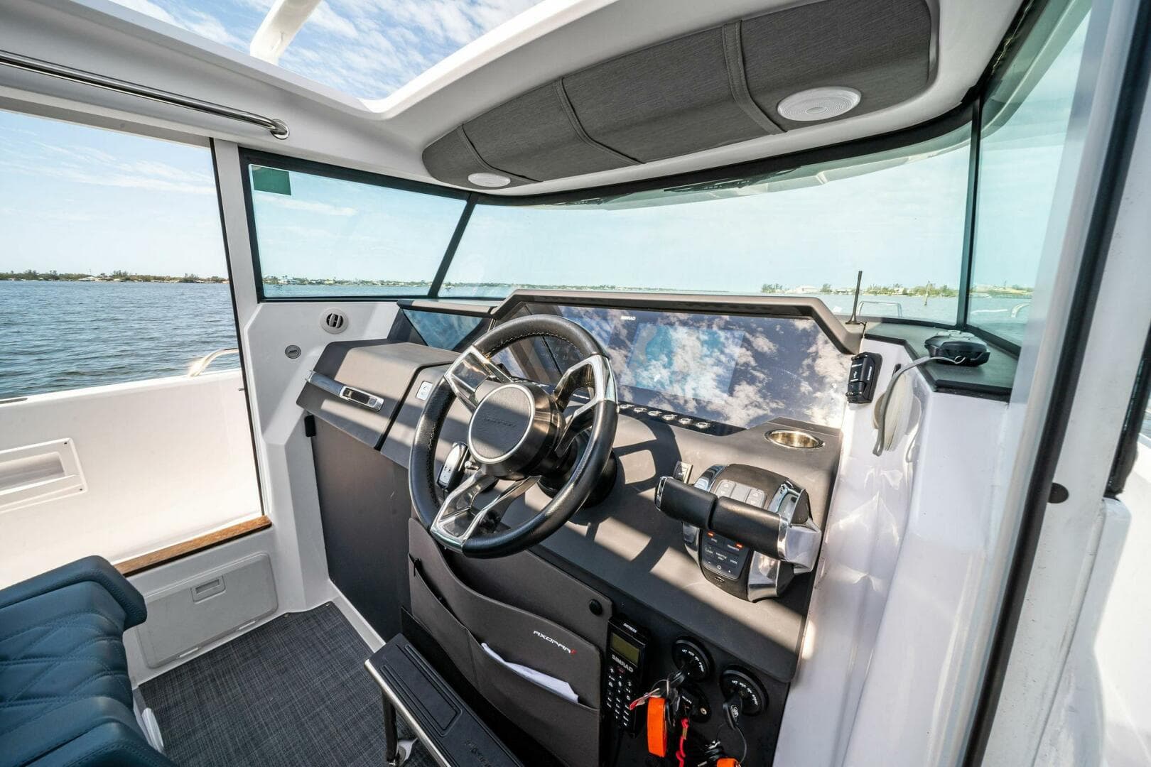 2022 Axopar 37 XC Cross Cabin — photo 22