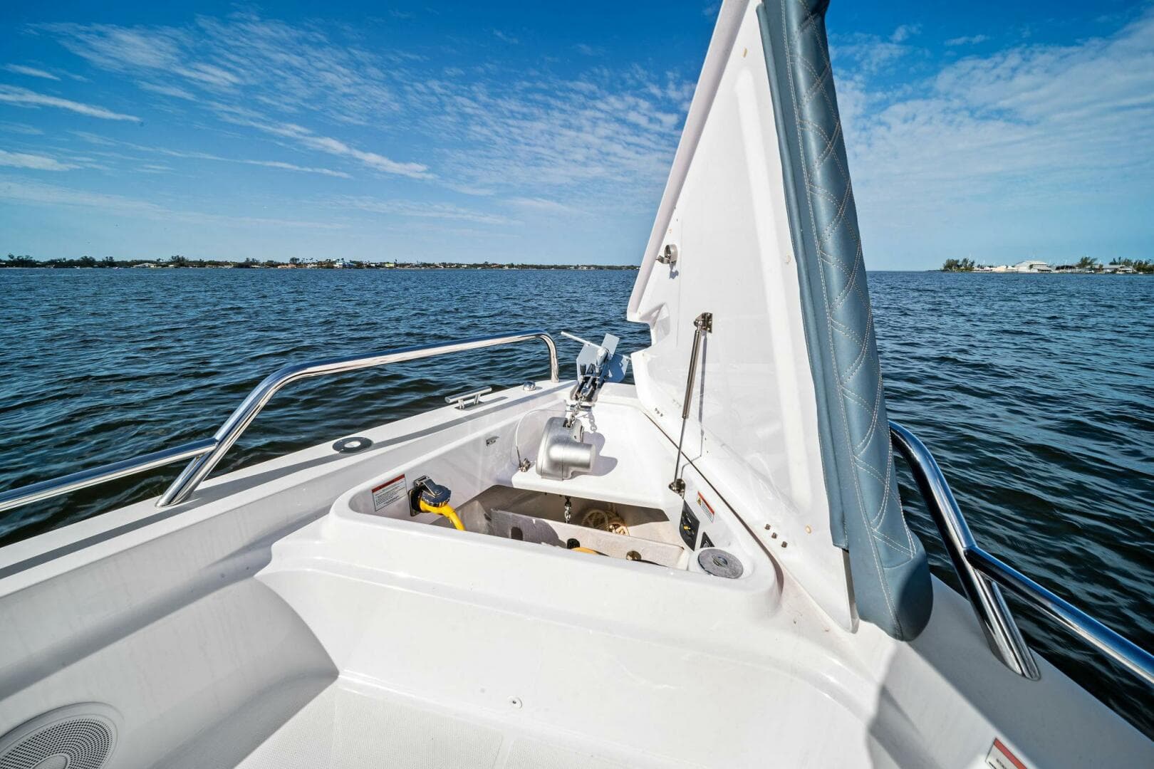 2022 Axopar 37 XC Cross Cabin — photo 38