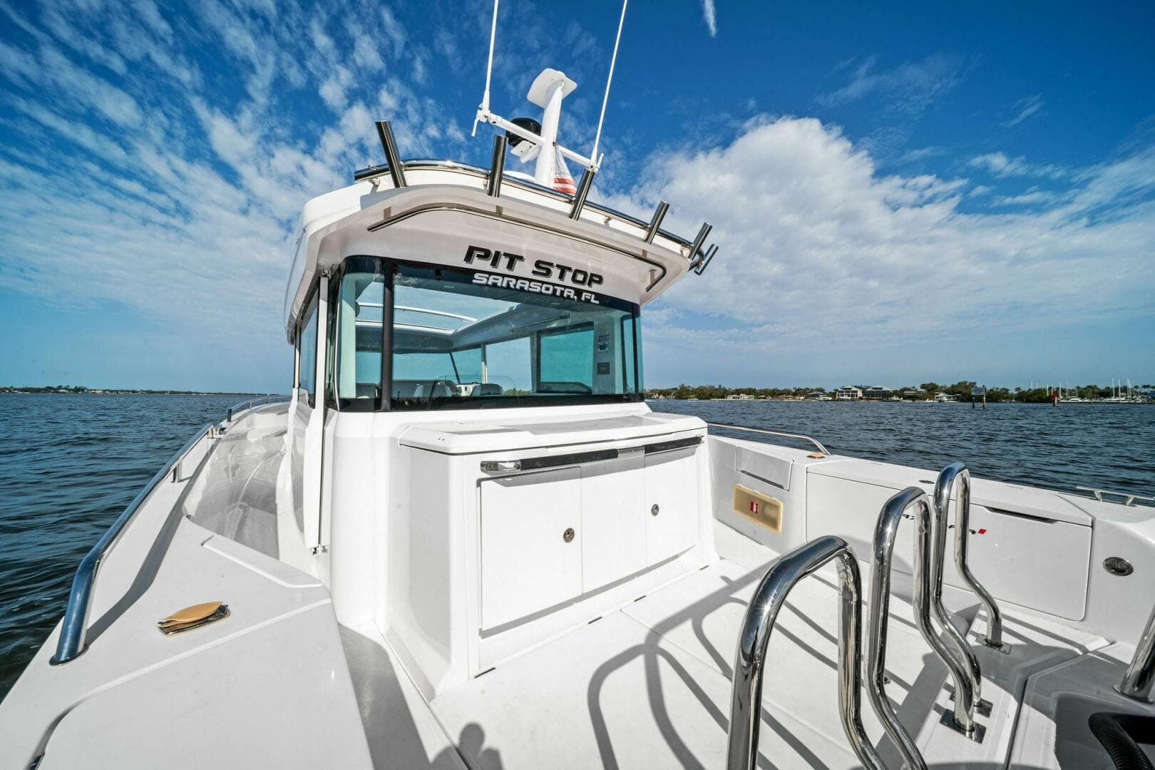 2022 Axopar 37 XC Cross Cabin — photo 12