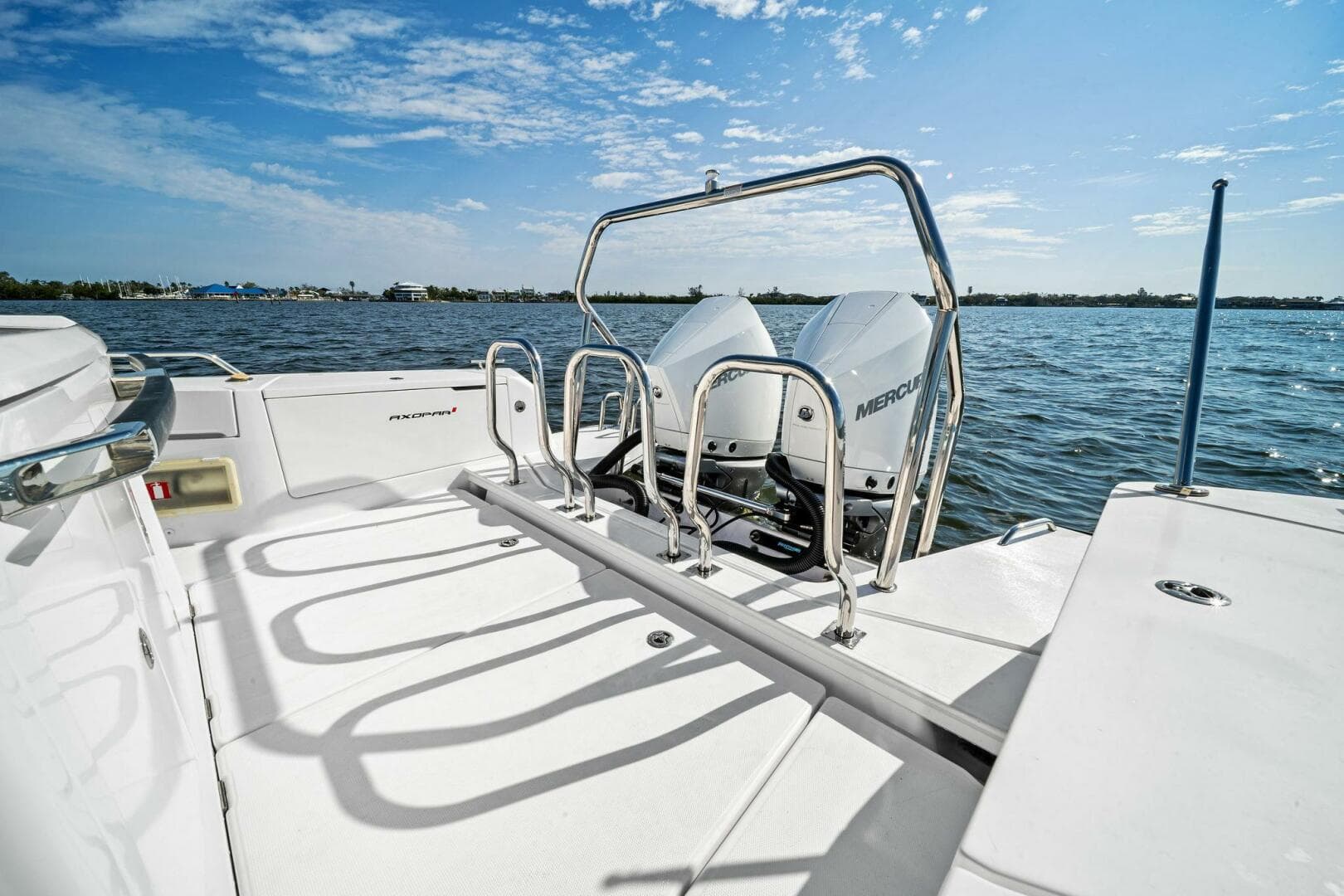 2022 Axopar 37 XC Cross Cabin — photo 7