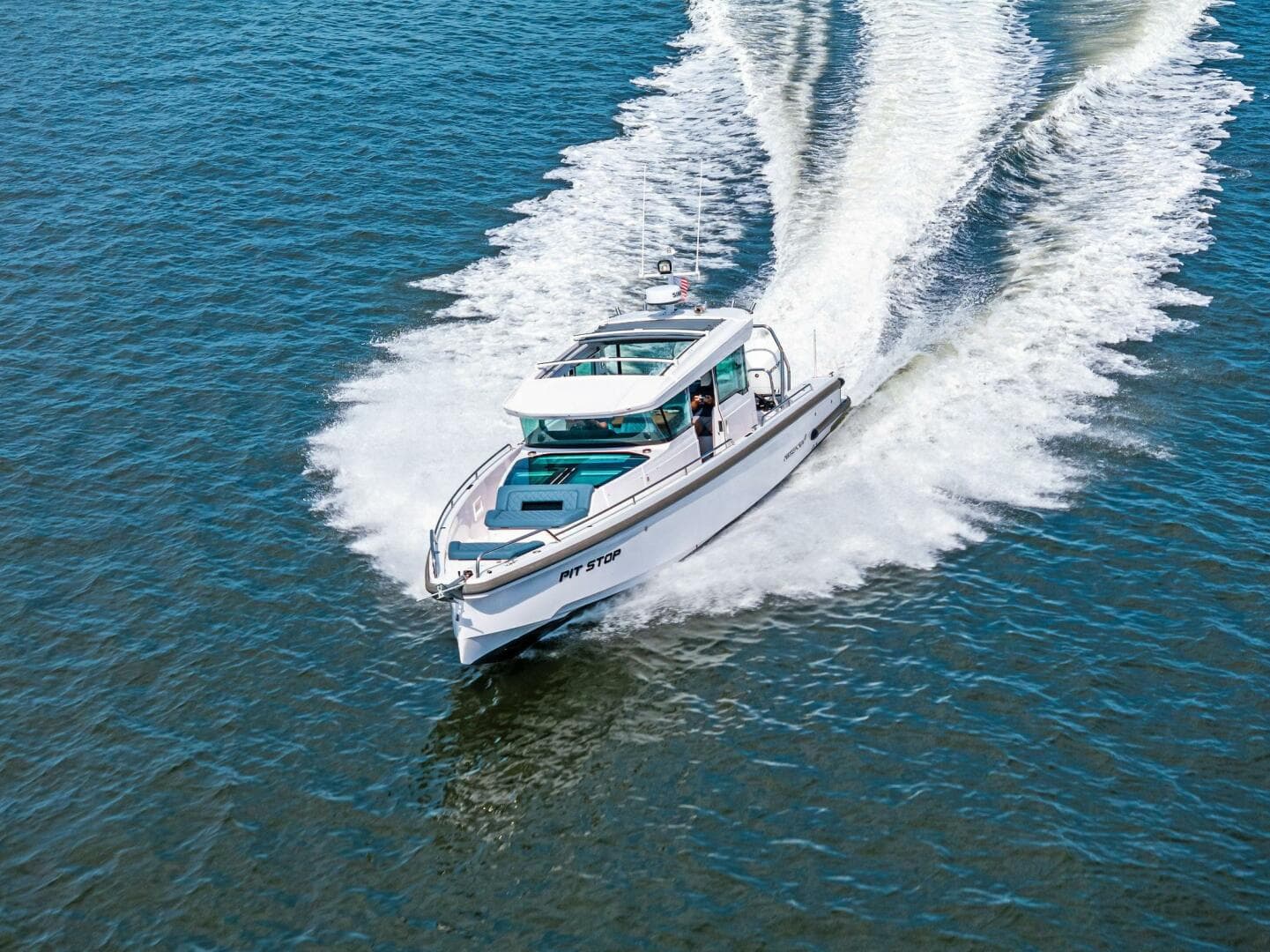 2022 Axopar 37 XC Cross Cabin — photo 1