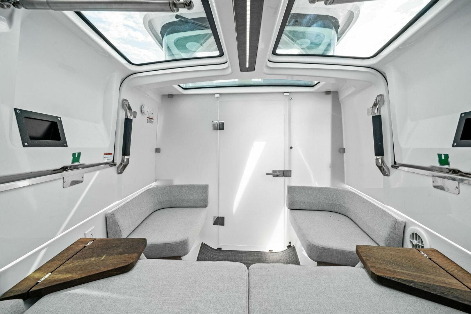 2022 Axopar 37 XC Cross Cabin — photo 28