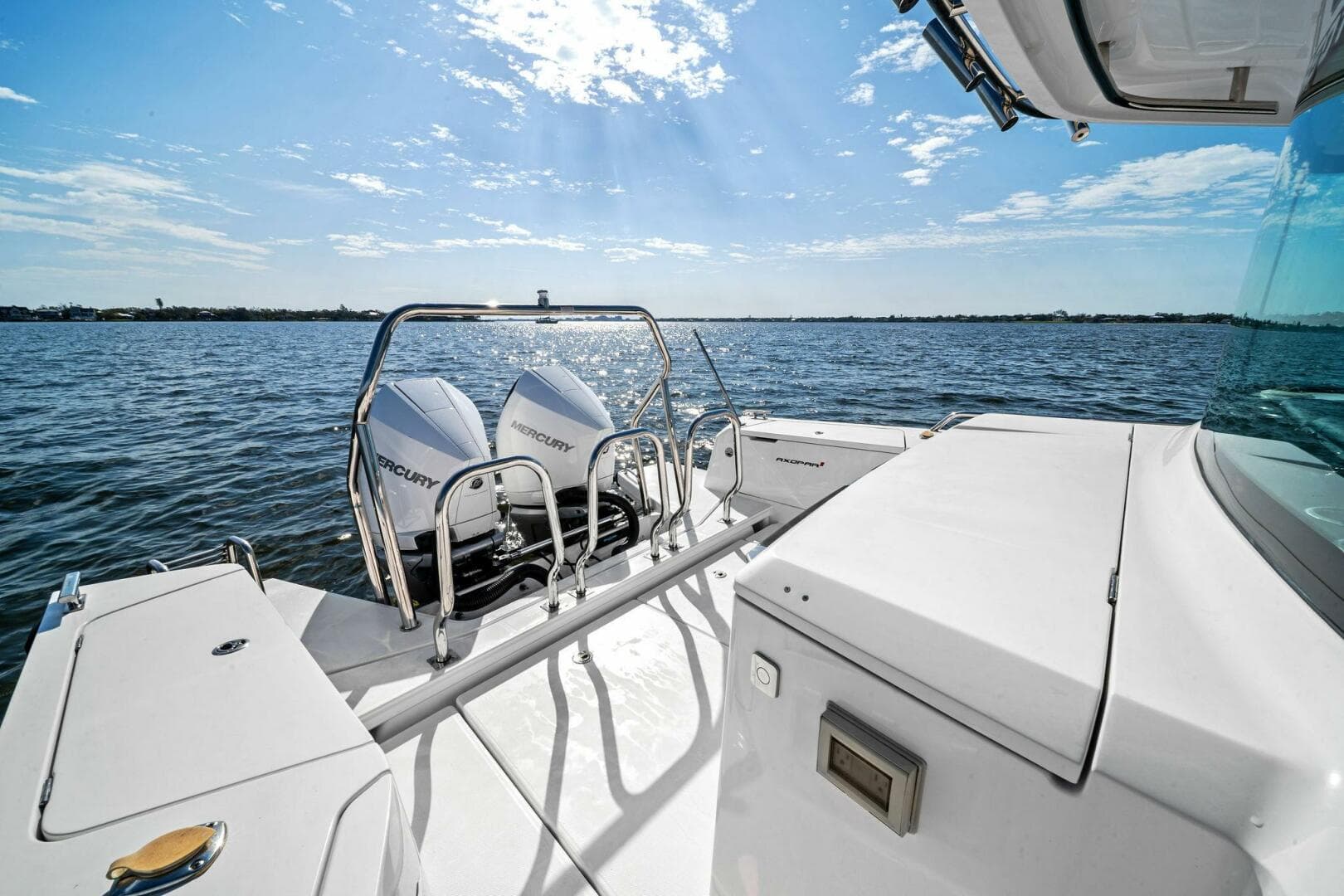 2022 Axopar 37 XC Cross Cabin — photo 5