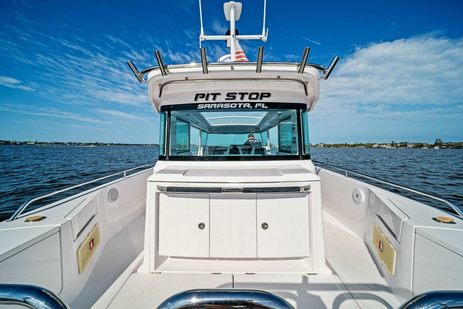 2022 Axopar 37 XC Cross Cabin — photo 11