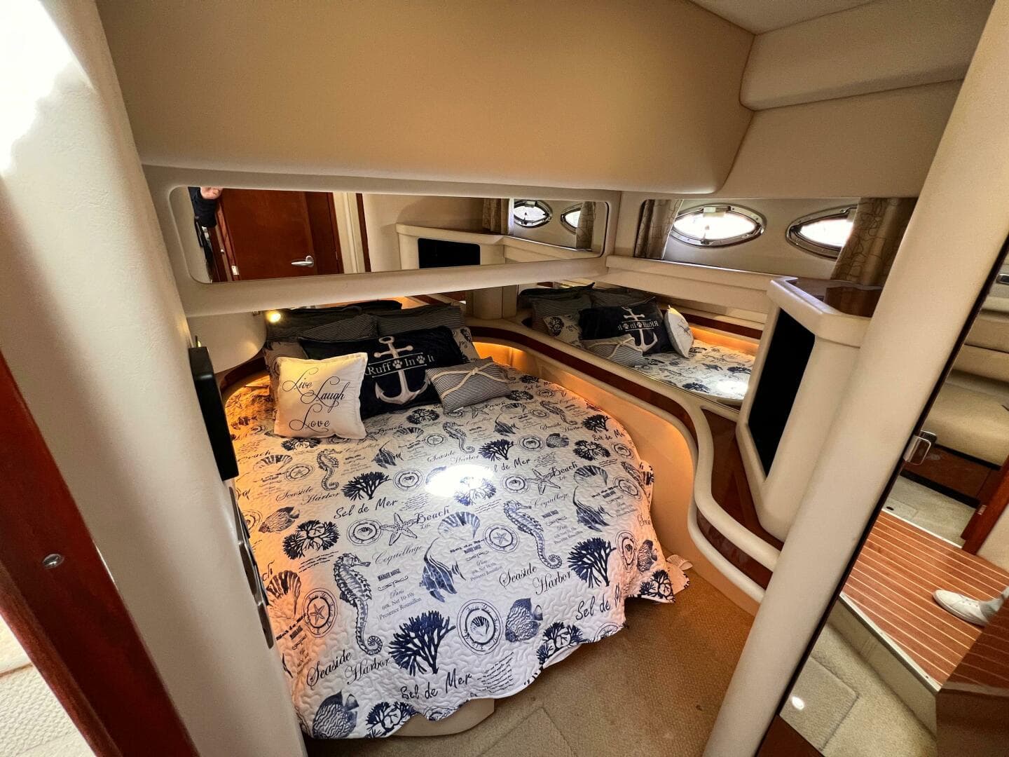 2004 Sea Ray 480 Sedan Bridge — photo 17