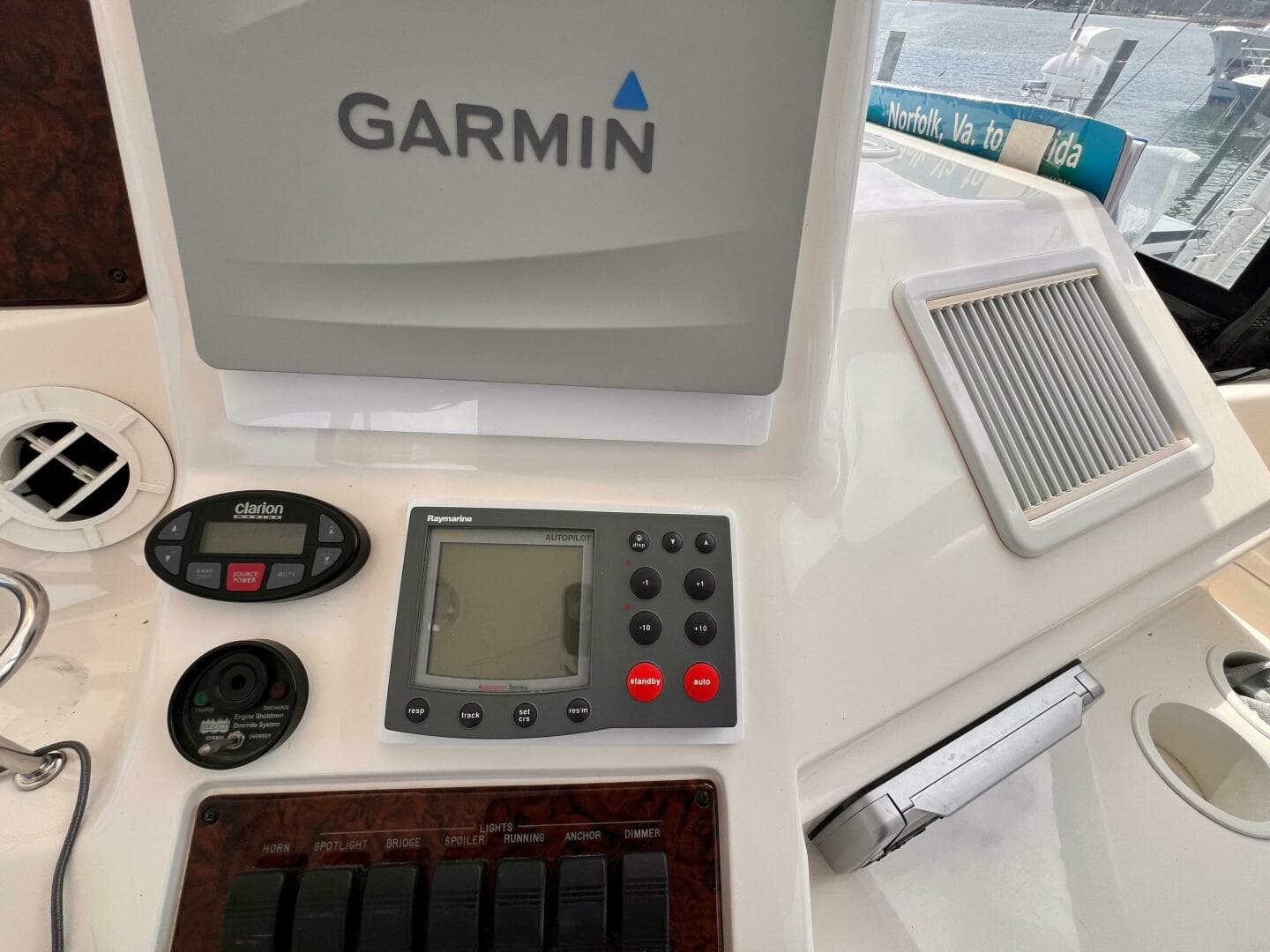 2004 Sea Ray 480 Sedan Bridge — photo 39