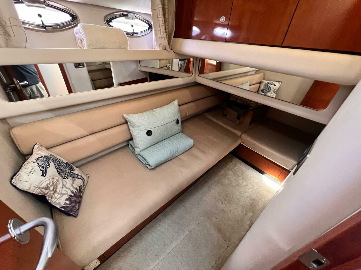 2004 Sea Ray 480 Sedan Bridge — photo 18