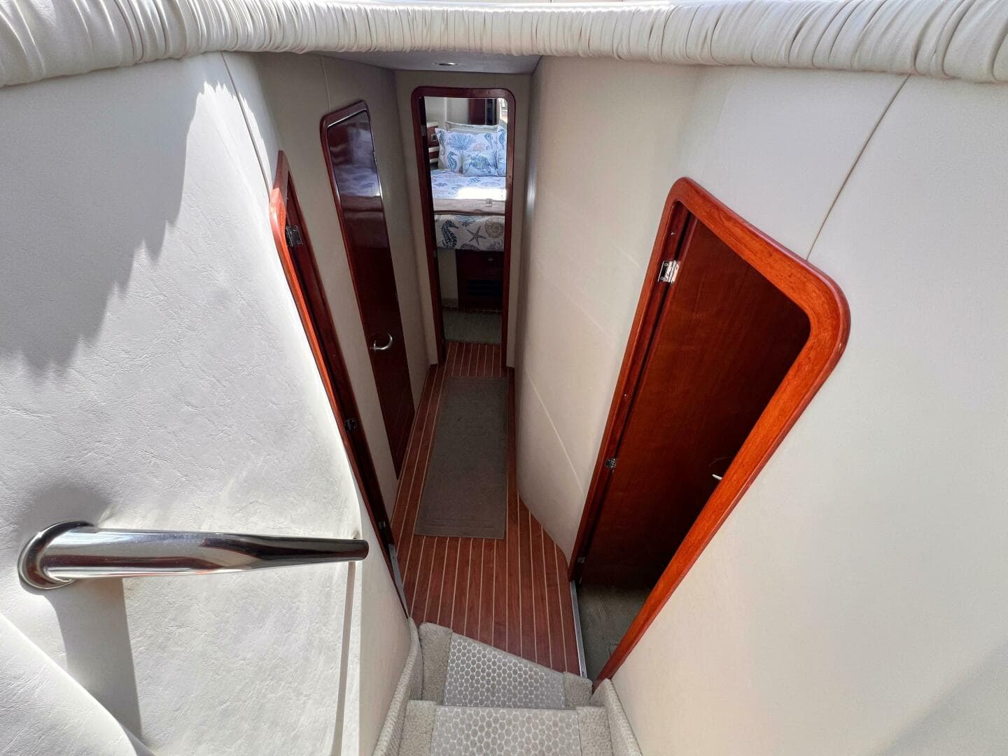 2004 Sea Ray 480 Sedan Bridge — photo 16