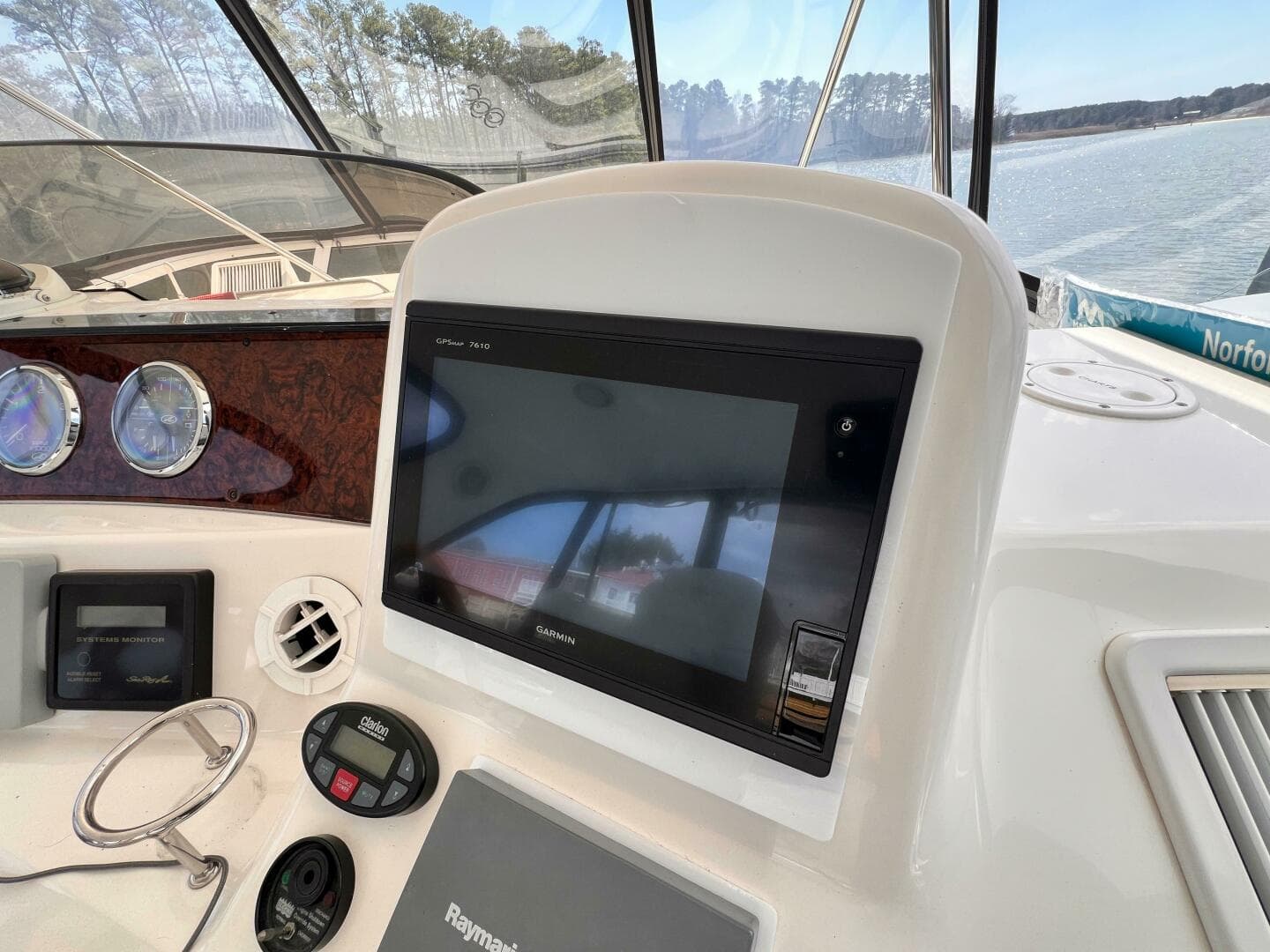 2004 Sea Ray 480 Sedan Bridge — photo 38