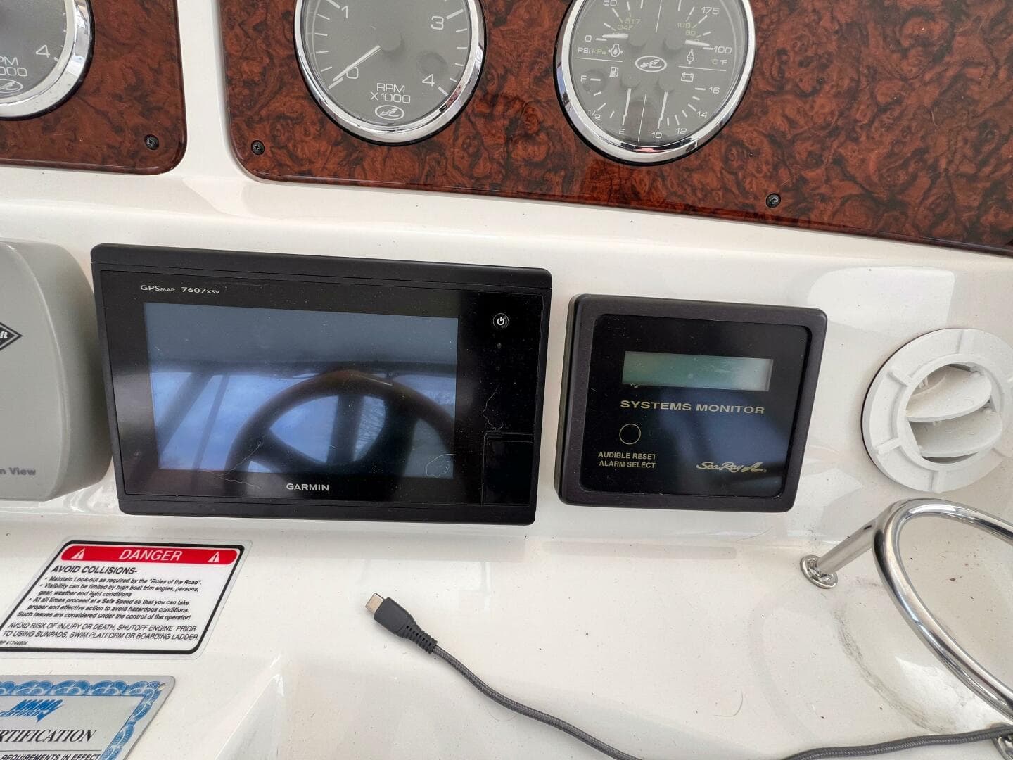 2004 Sea Ray 480 Sedan Bridge — photo 40