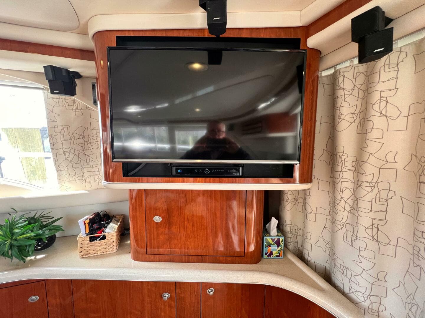 2004 Sea Ray 480 Sedan Bridge — photo 32