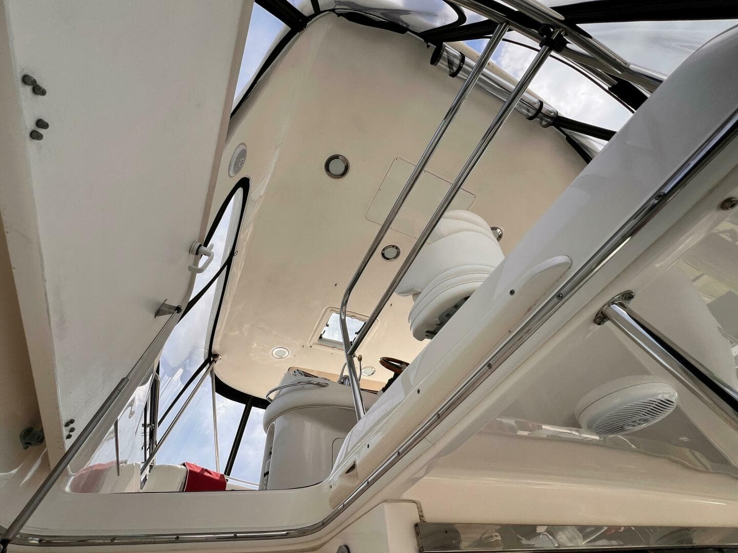 2004 Sea Ray 480 Sedan Bridge — photo 34