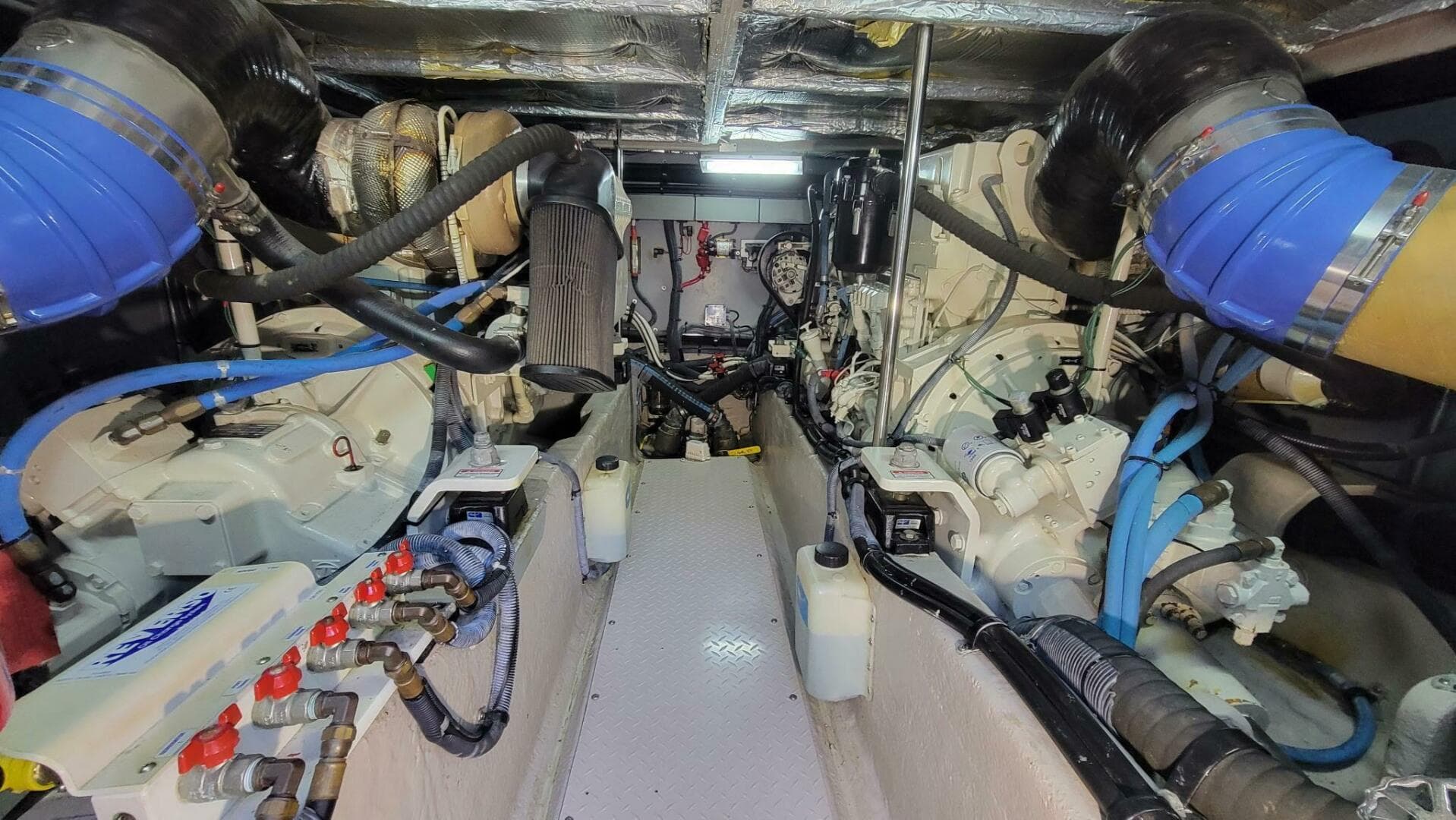 2004 Sea Ray 480 Sedan Bridge — photo 54