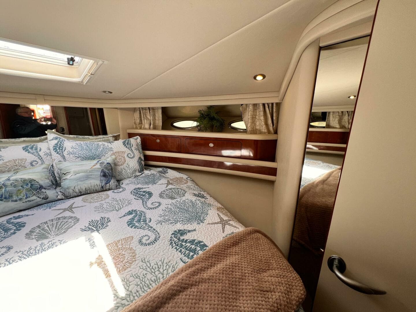 2004 Sea Ray 480 Sedan Bridge — photo 23