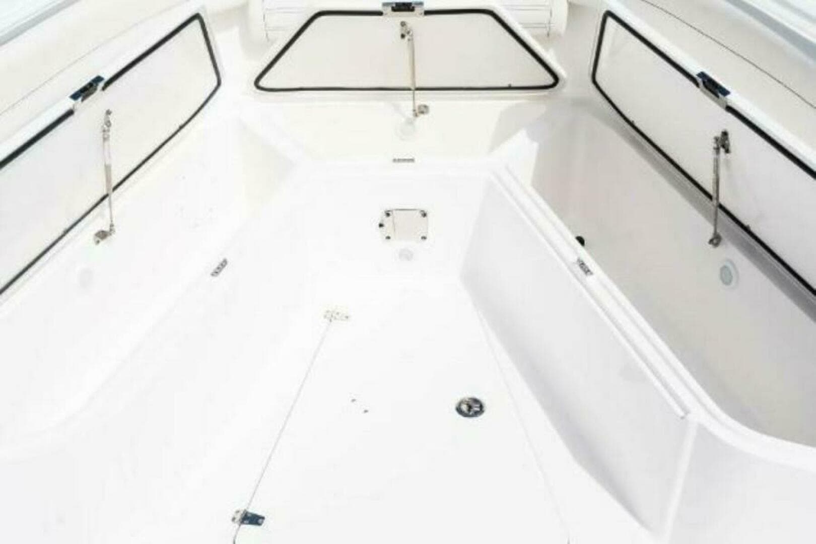 2025 Edgewater 340 CC — photo 6