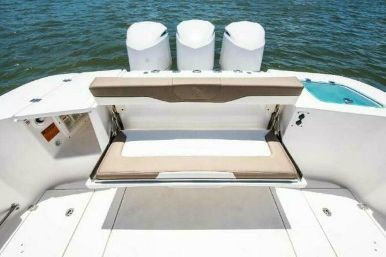 2025 Edgewater 370 CC — photo 11