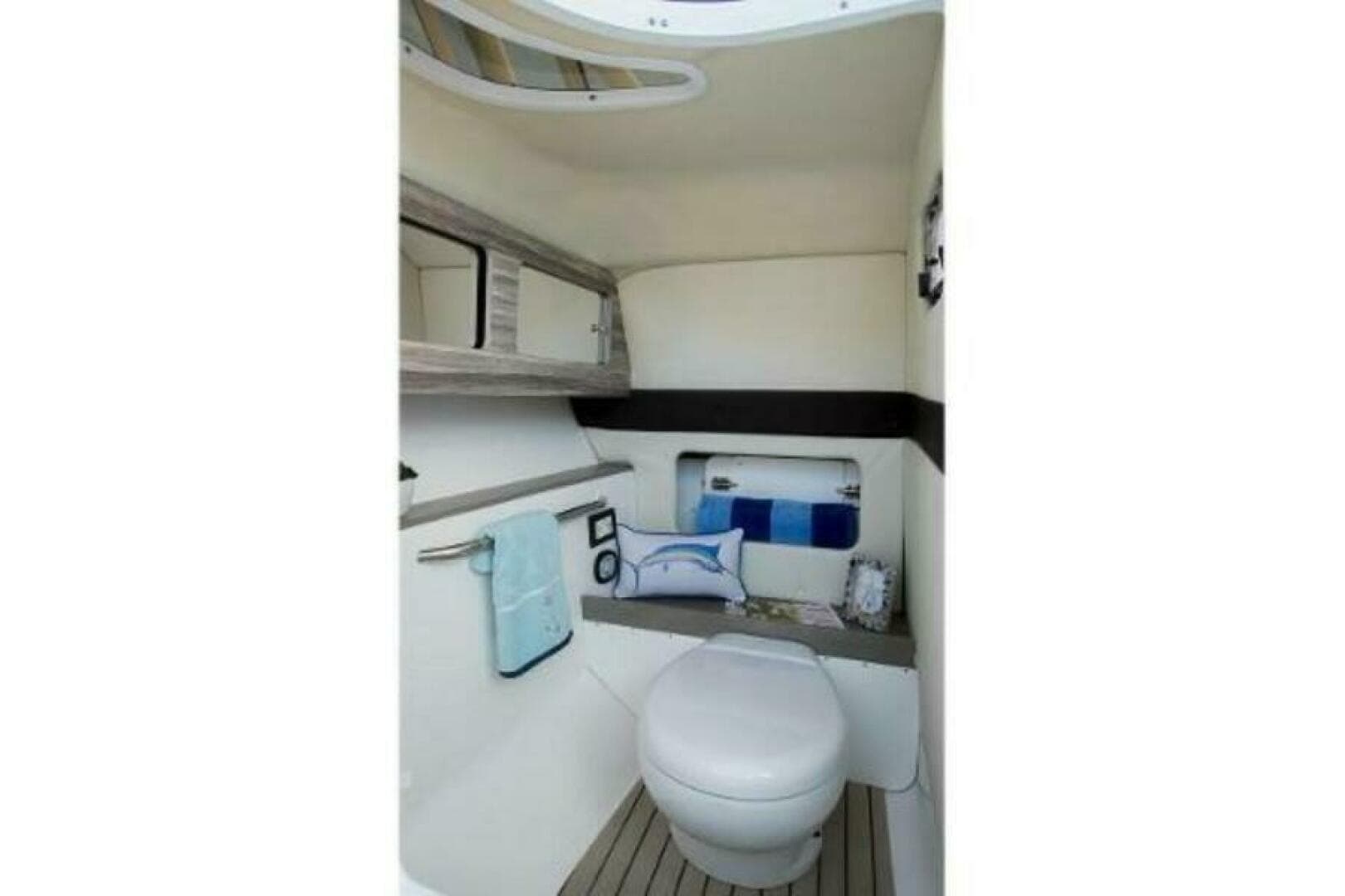 2025 Edgewater 248 CX — photo 7