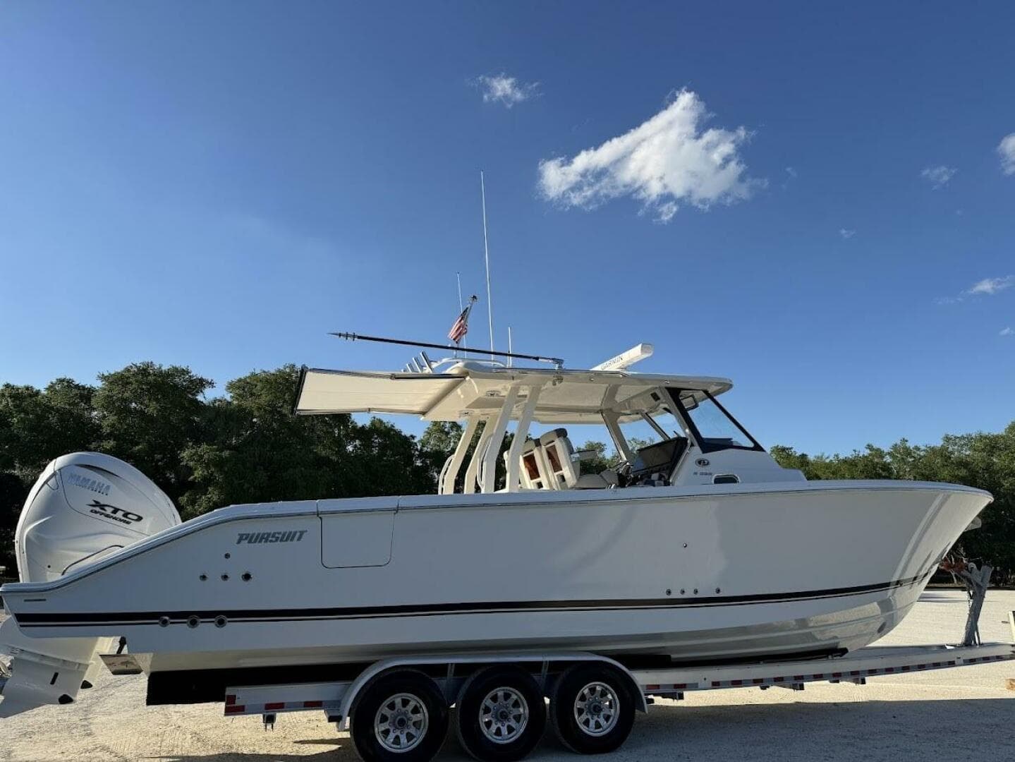 2024 Pursuit S358 — photo 7