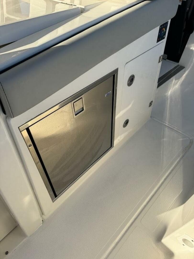 2024 Pursuit S358 — photo 25