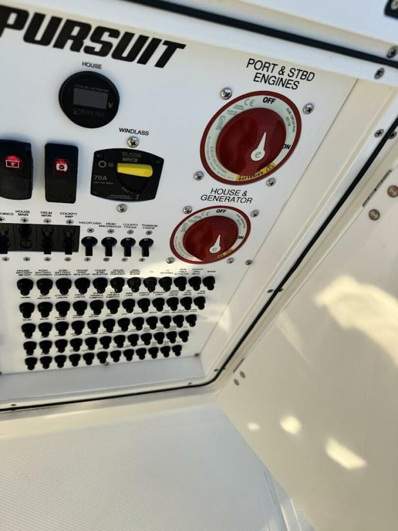 2024 Pursuit S358 — photo 26