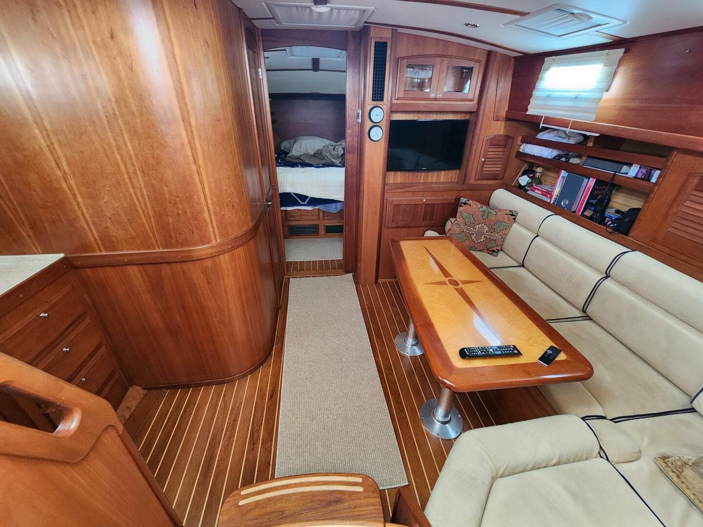 2005 Sabre — photo 2