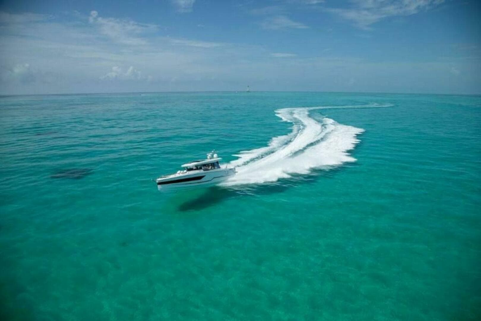 2025 Wellcraft 38 Explorer — photo 6