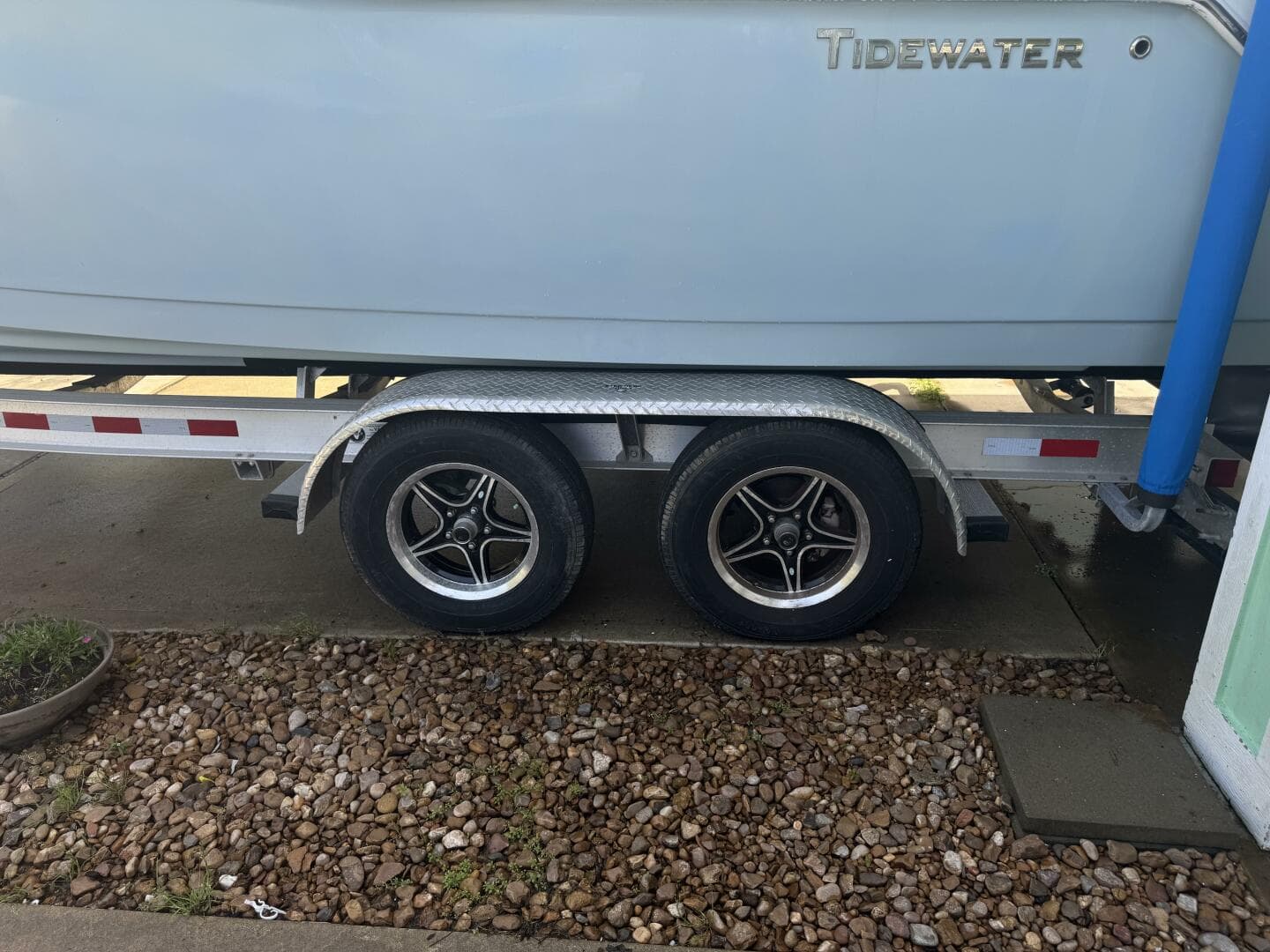 2017 Tidewater 252 LXF — photo 3