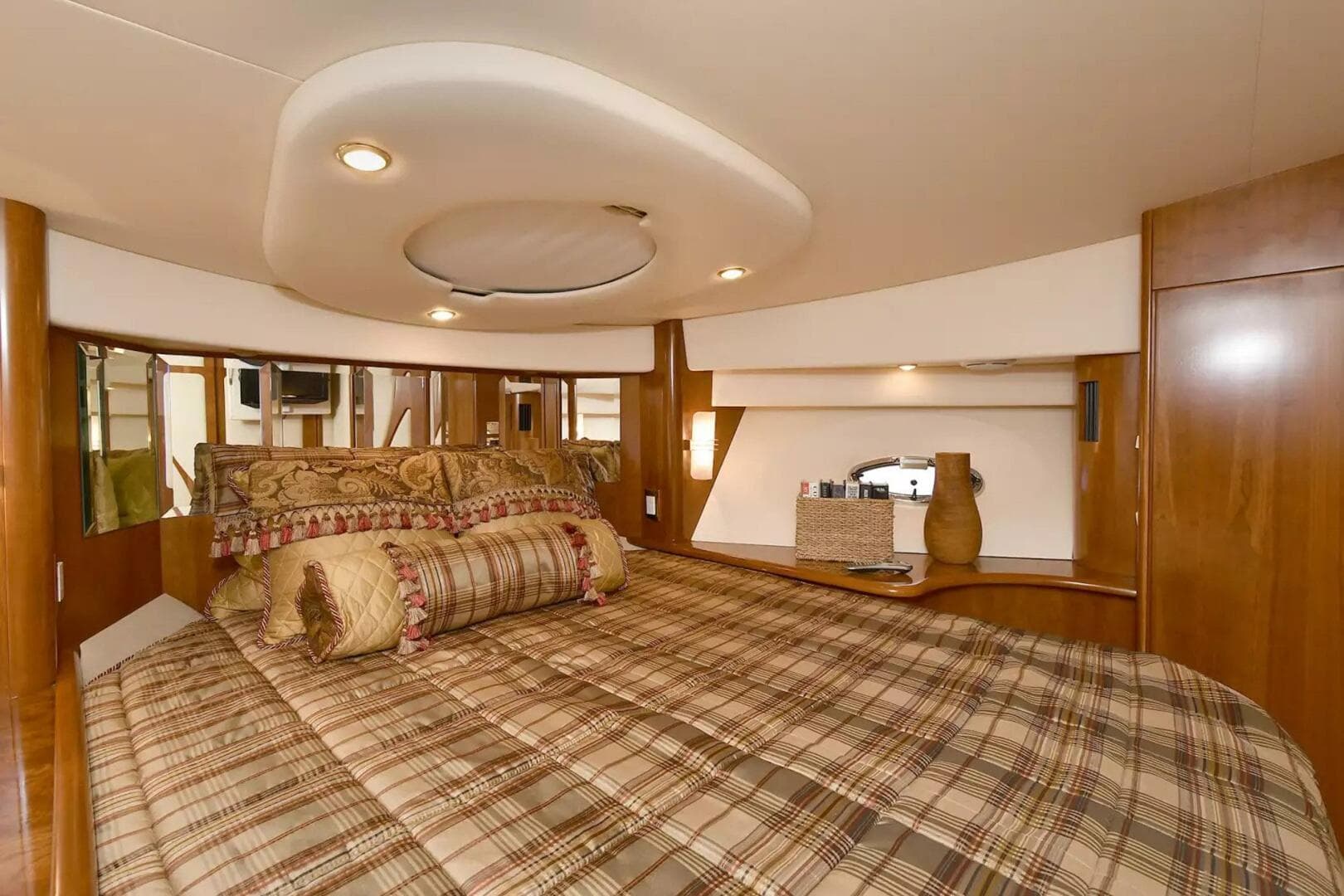 2009 Silverton 52 Ovation — photo 14