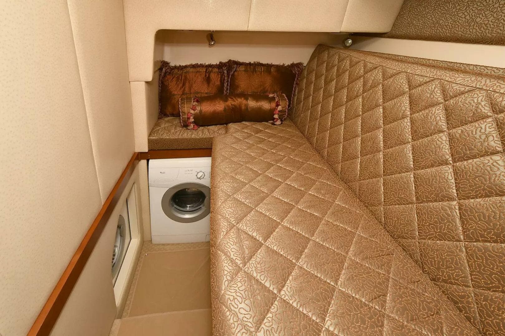 2009 Silverton 52 Ovation — photo 19