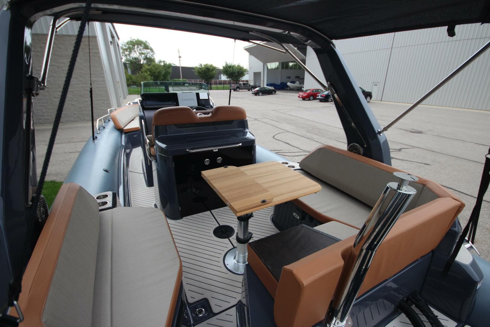 2024 Zodiac Medline 9 Neo — photo 10