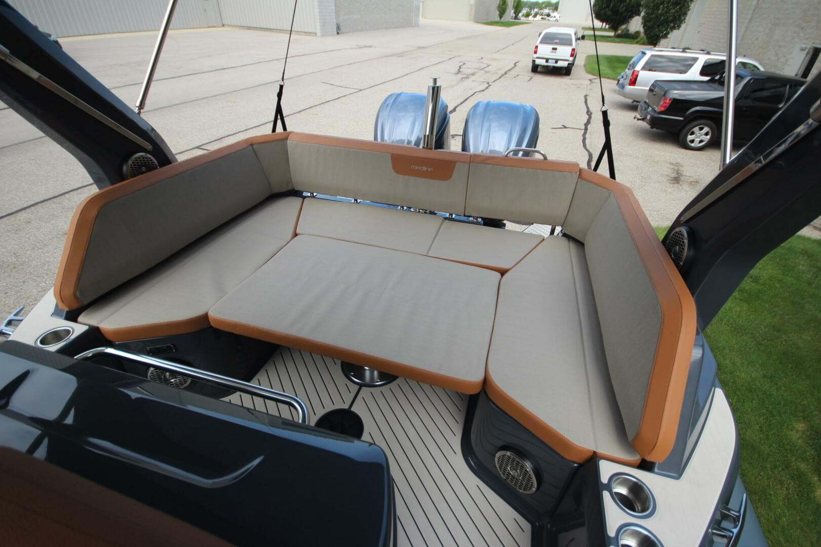 2024 Zodiac Medline 9 Neo — photo 16