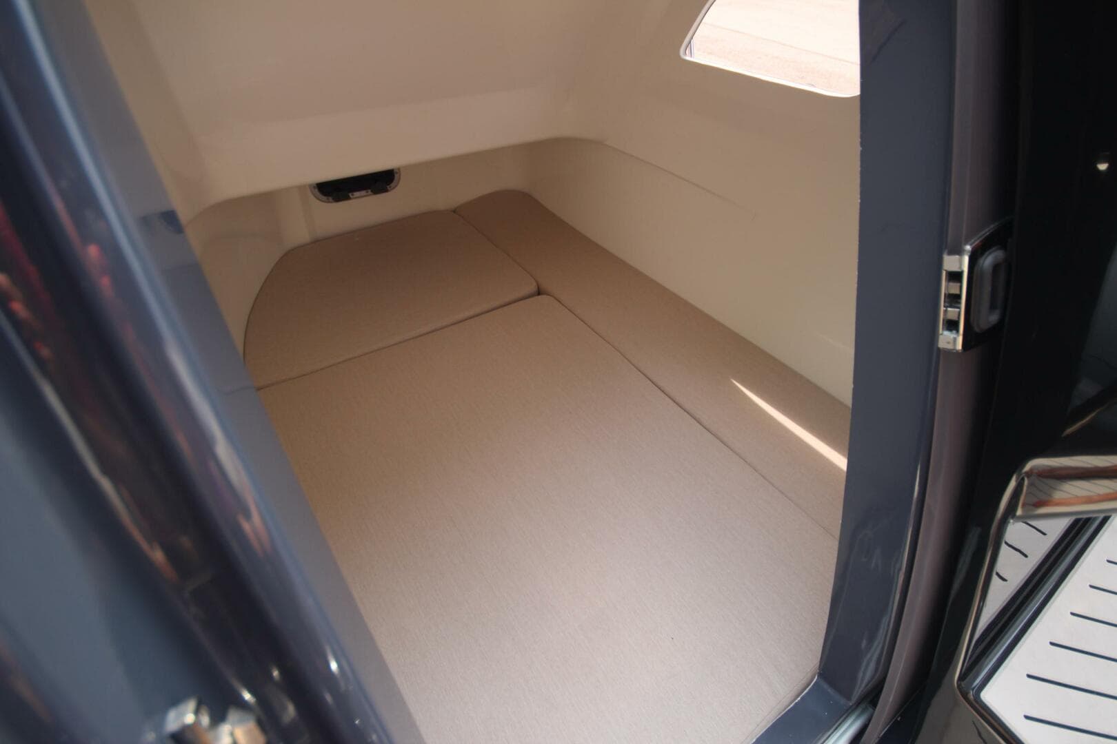 2024 Zodiac Medline 9 Neo — photo 32