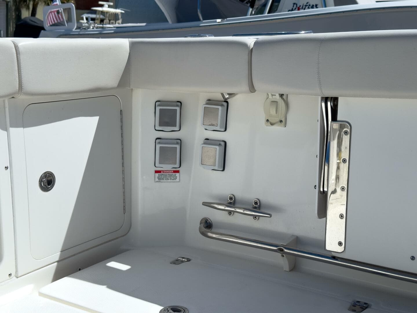2018 Boston Whaler 315 Conquest — photo 14