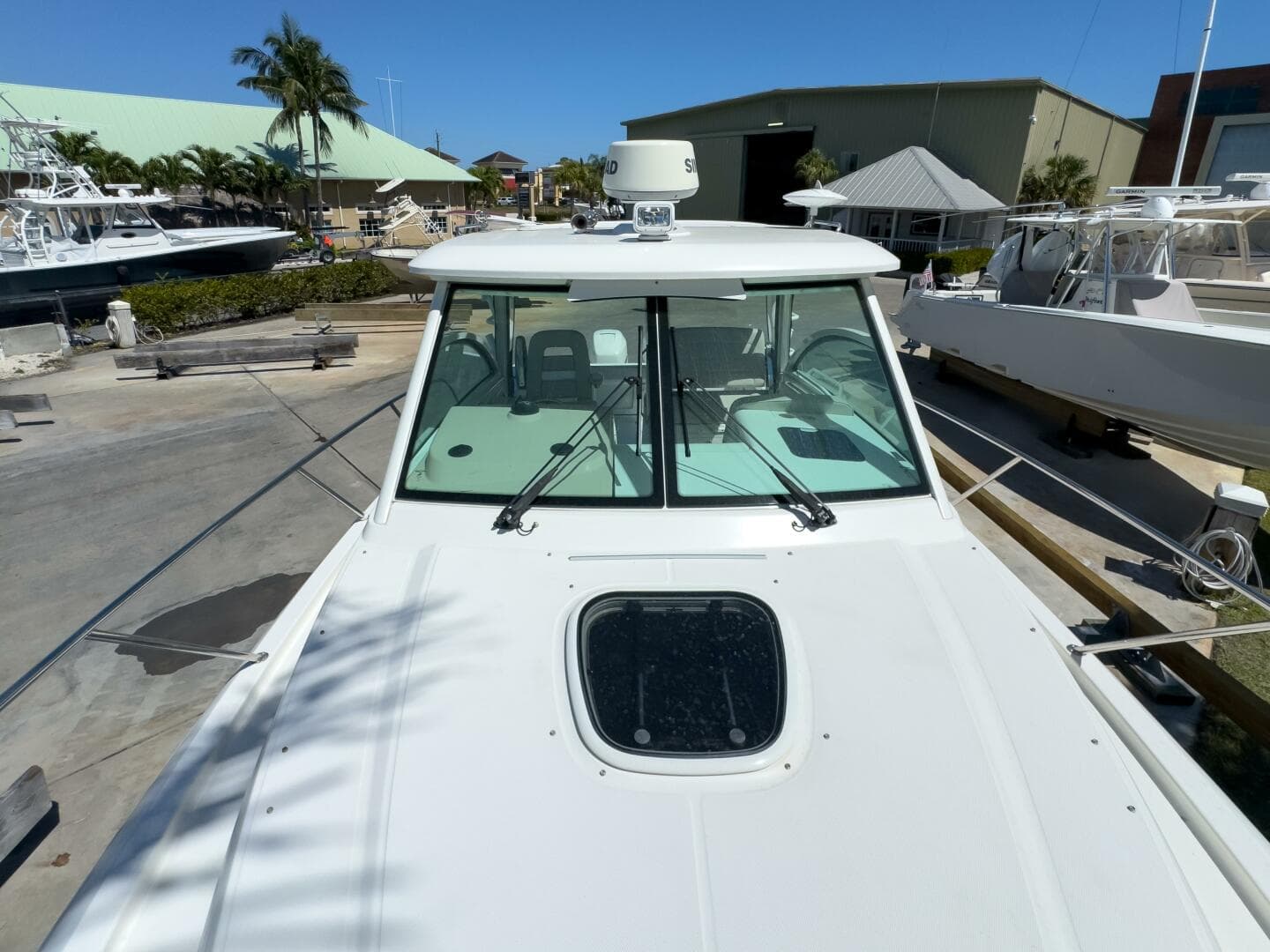 2018 Boston Whaler 315 Conquest — photo 34
