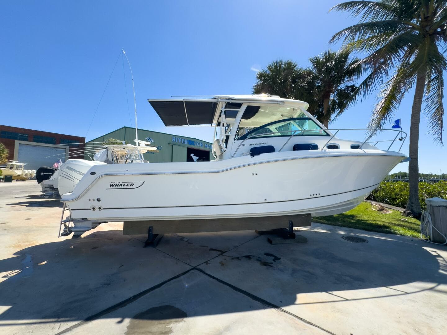 2018 Boston Whaler 315 Conquest — photo 1