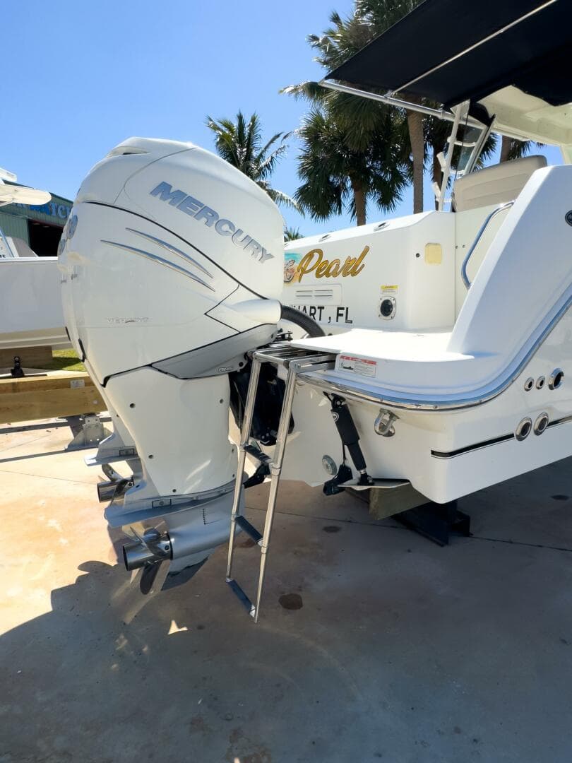 2018 Boston Whaler 315 Conquest — photo 7