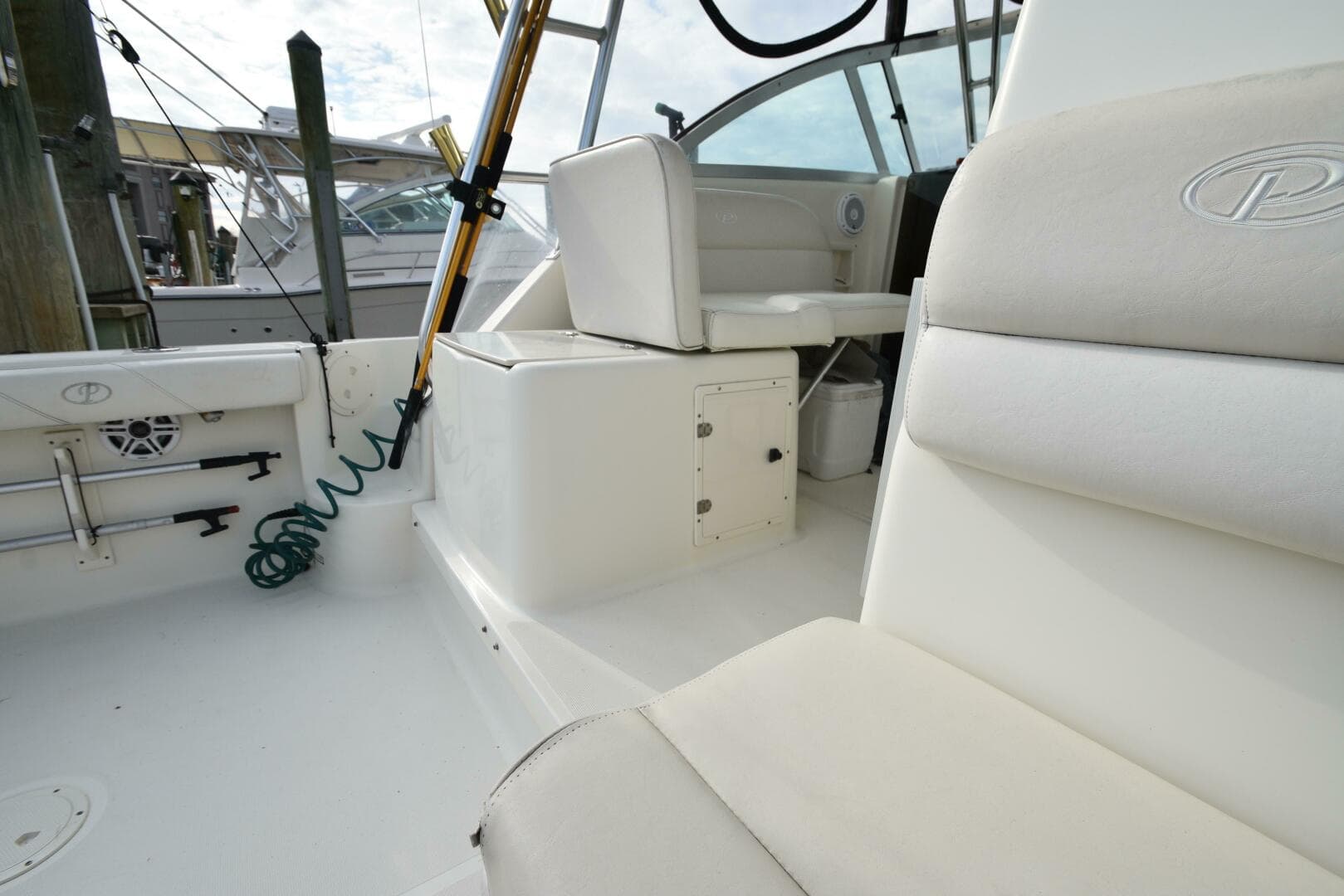 2005 Pursuit 3070 Offshore Express — photo 11