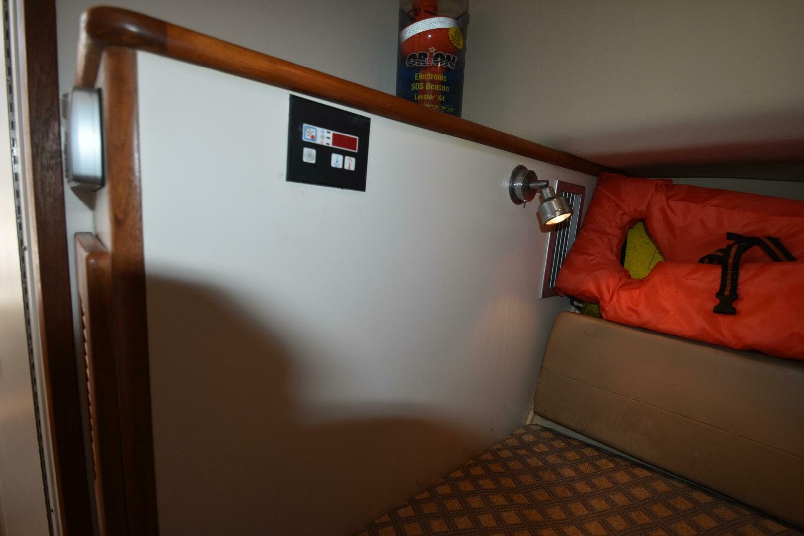 2005 Pursuit 3070 Offshore Express — photo 21