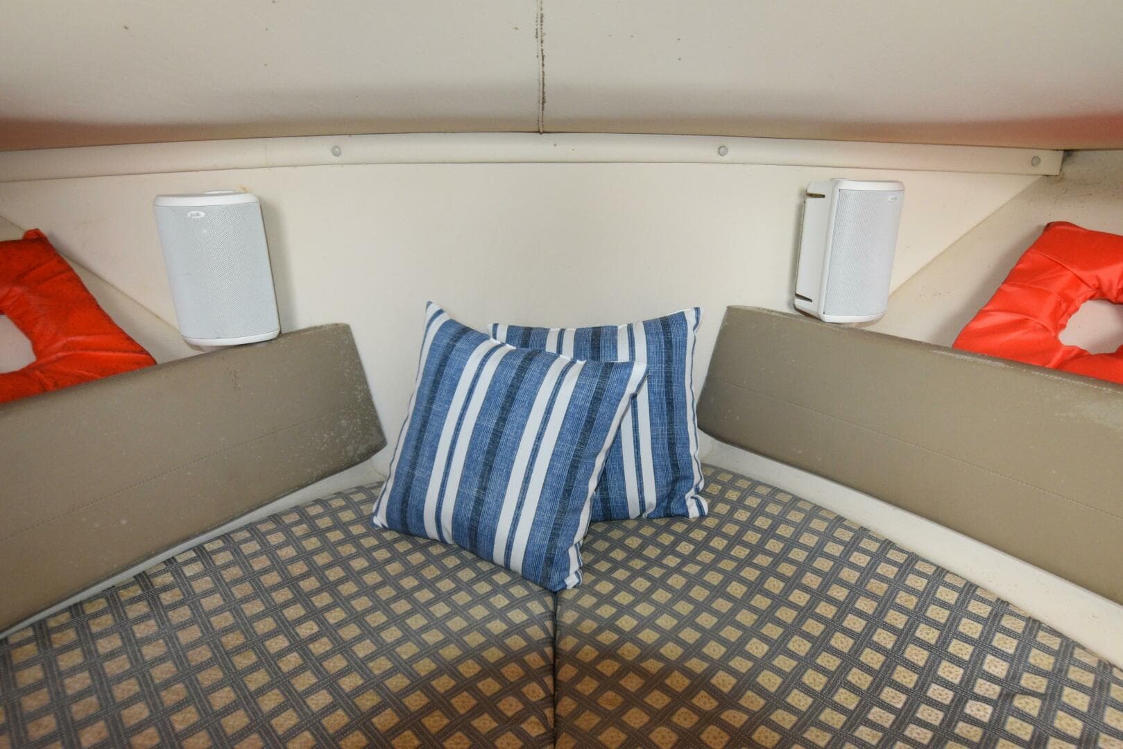 2005 Pursuit 3070 Offshore Express — photo 22