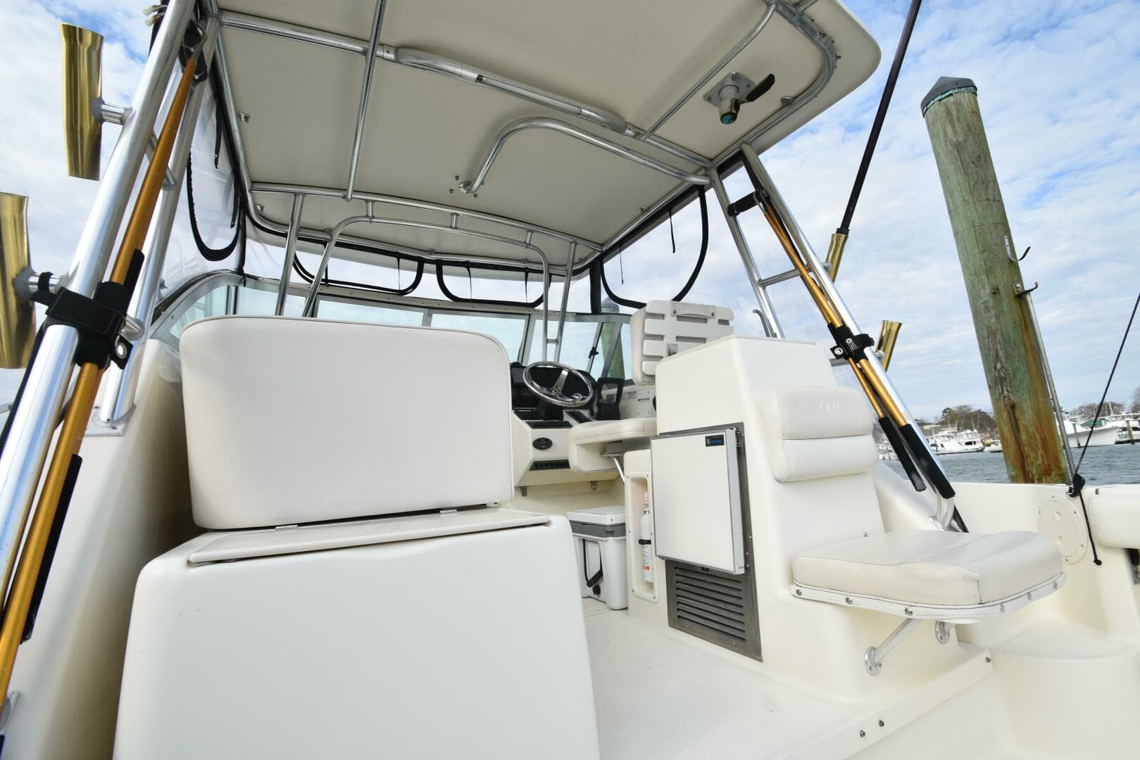 2005 Pursuit 3070 Offshore Express — photo 10