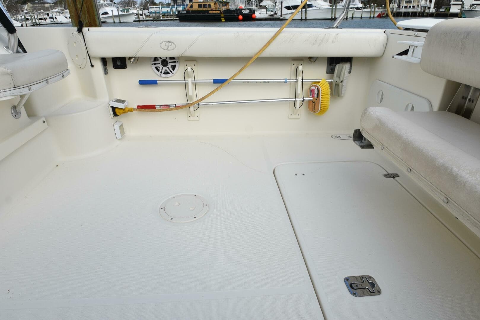 2005 Pursuit 3070 Offshore Express — photo 7