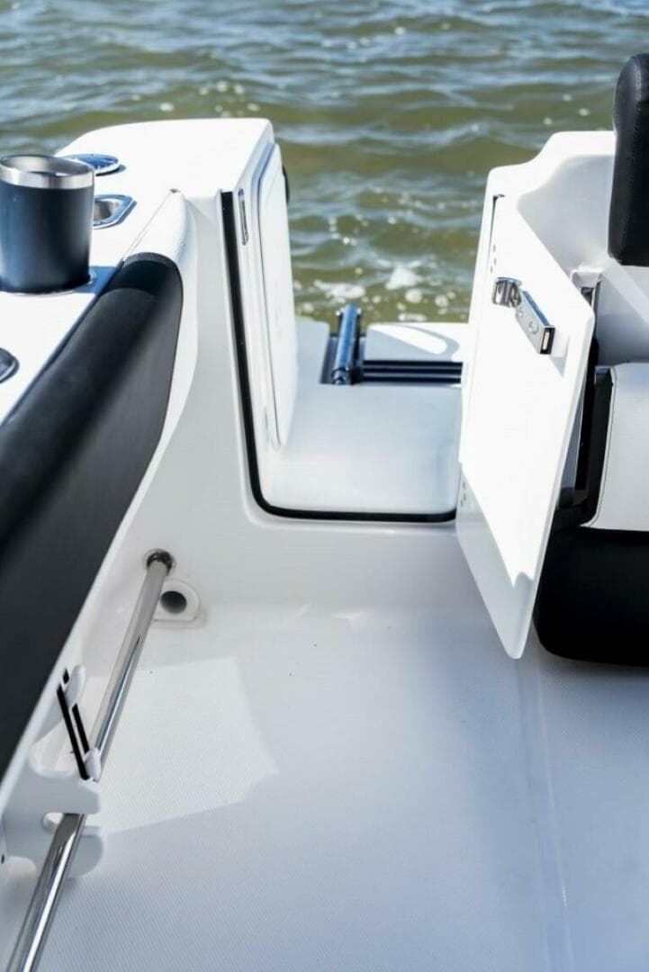 2025 Edgewater 208 CC — photo 28