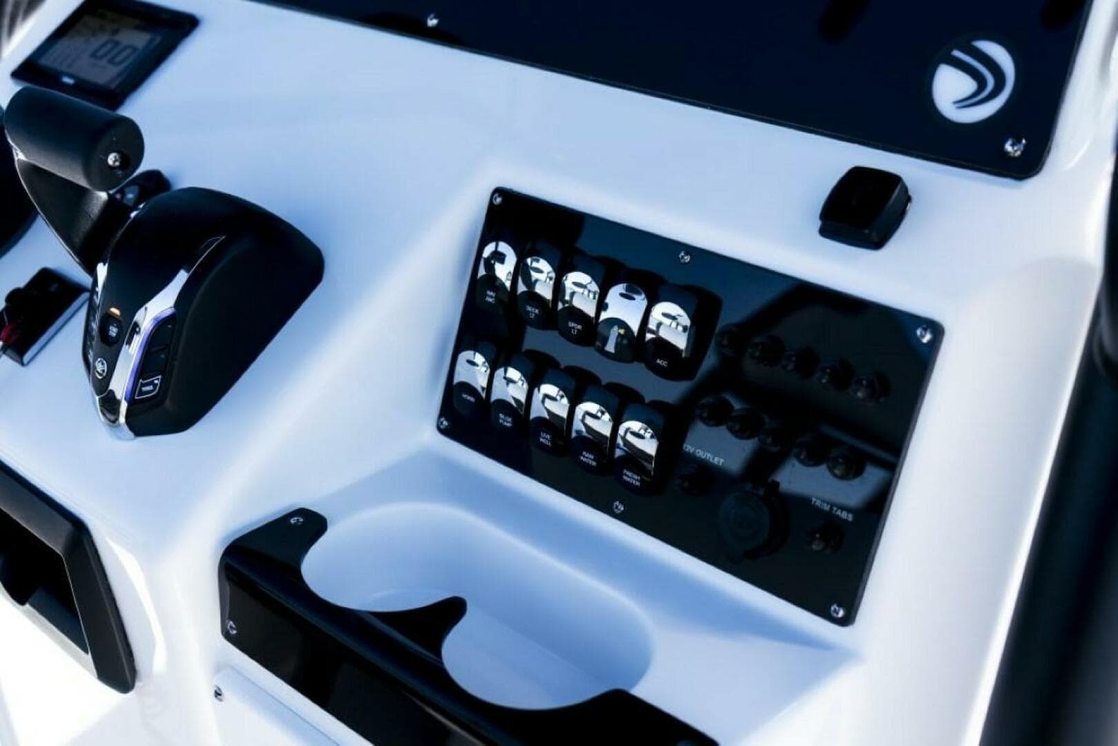 2025 Edgewater 208 CC — photo 11