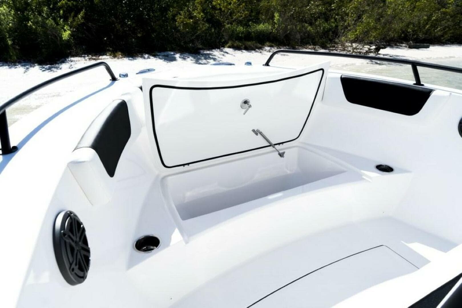 2025 Edgewater 208 CC — photo 8