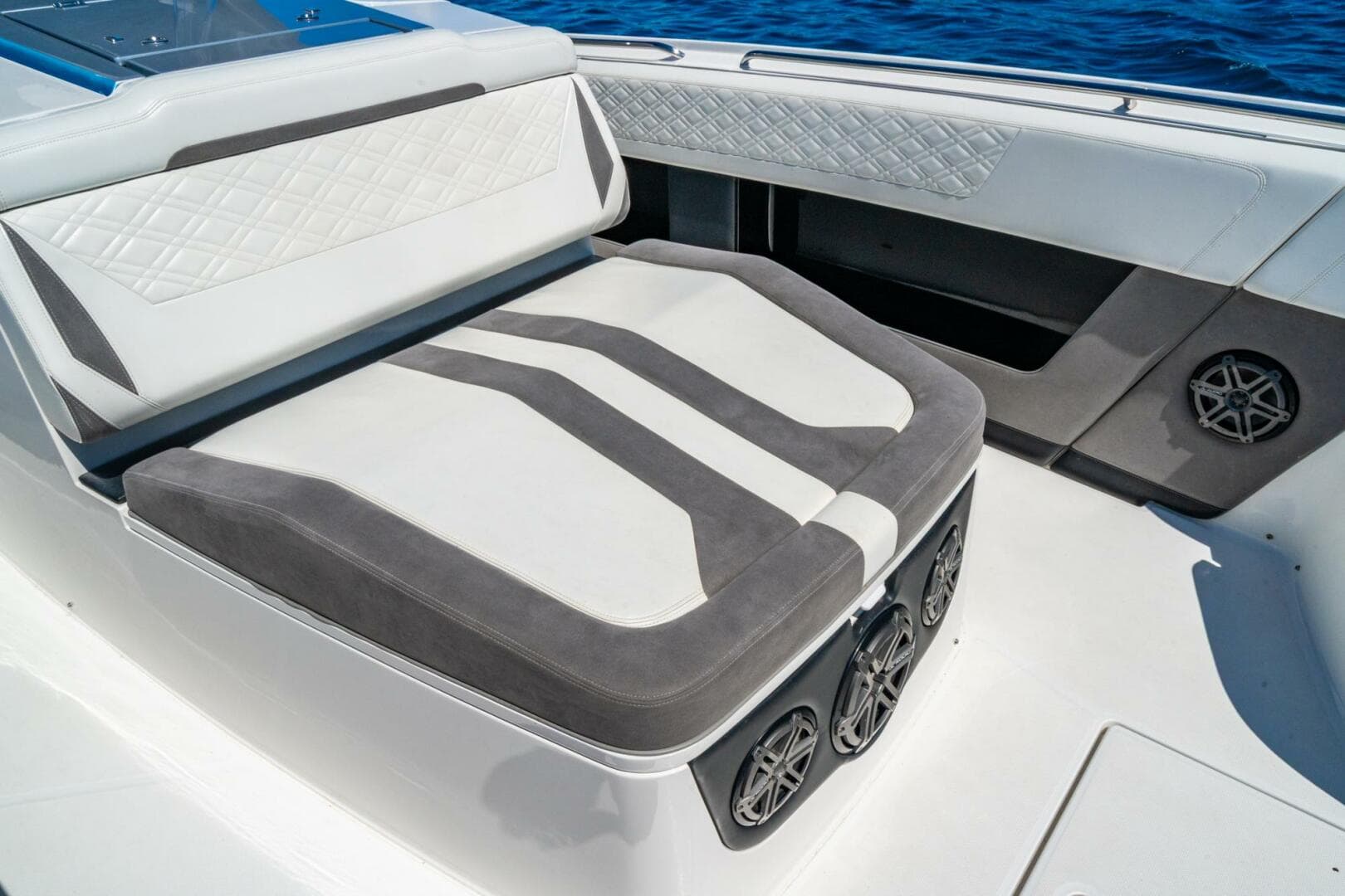 2019 Cigarette 41 Gtr Reserve — photo 24